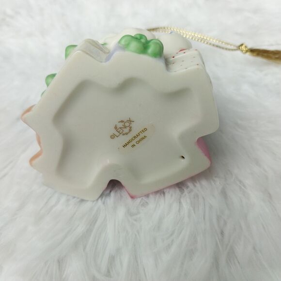 Lenox White and Gold Christmas Tree Teddy Bear & Presents Ornament - Picture 6 of 8